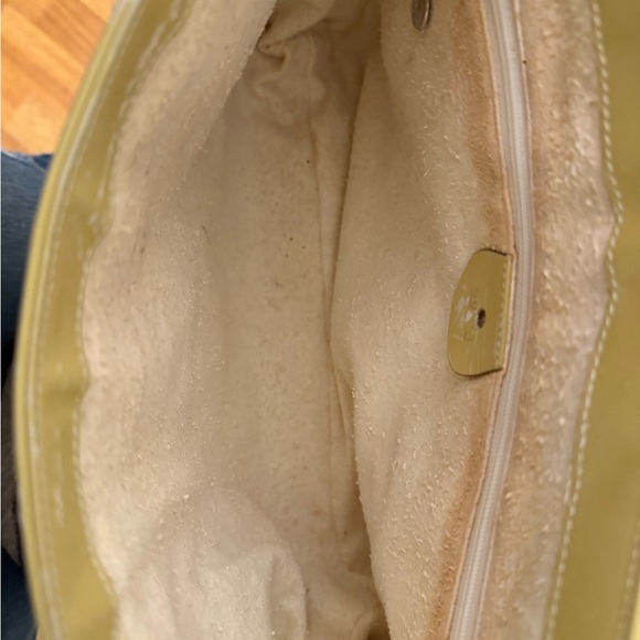 Gucci Yellow Shoulder Bag smooth patent leather poor to fair condition - Picture 7 of 14